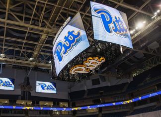 Daktronics Installs First Collegiate Centerhung